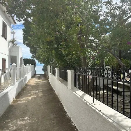 Апартаменты Achladies Cottages Ахладиес
