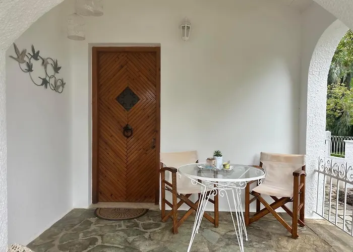 Achladies Cottages *